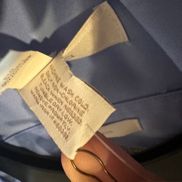 Chicos Elena Button down, no iron shirt, regular sizing is a size 4/Small/ NWT - Picture 9 of 10